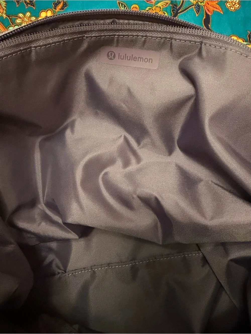 UNICORN PURPLE SUPER RARE COLOR Lululemon convertible ruched large crossbody bag
